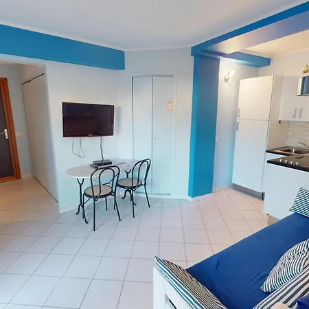 Apartmán 2p Avec Terrasse Calme En Plein Centre De Menton, Proche Et Commerces - Fr-1-196-348 Menton
